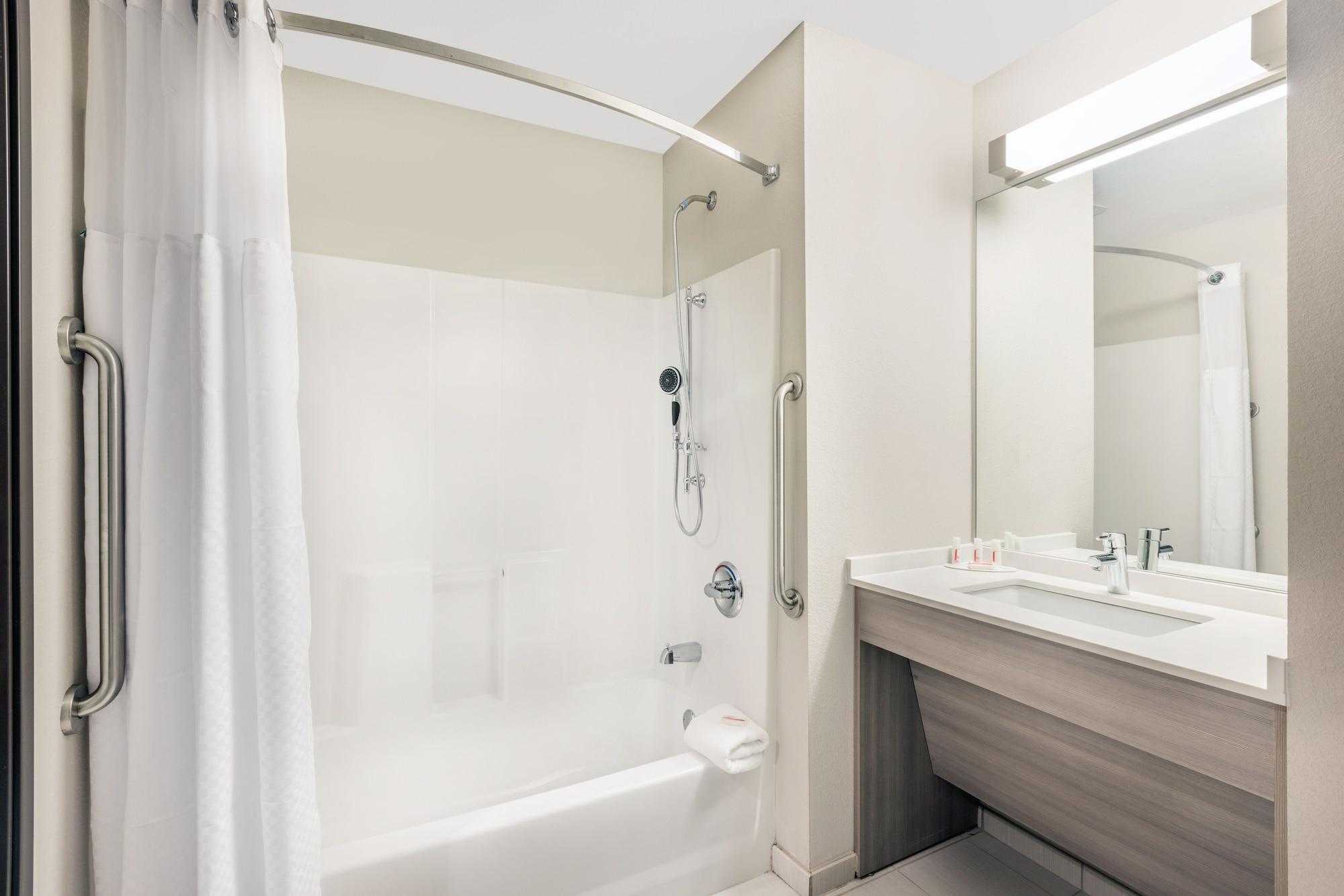 Microtel Inn & Suites By Wyndham Perry Ngoại thất bức ảnh